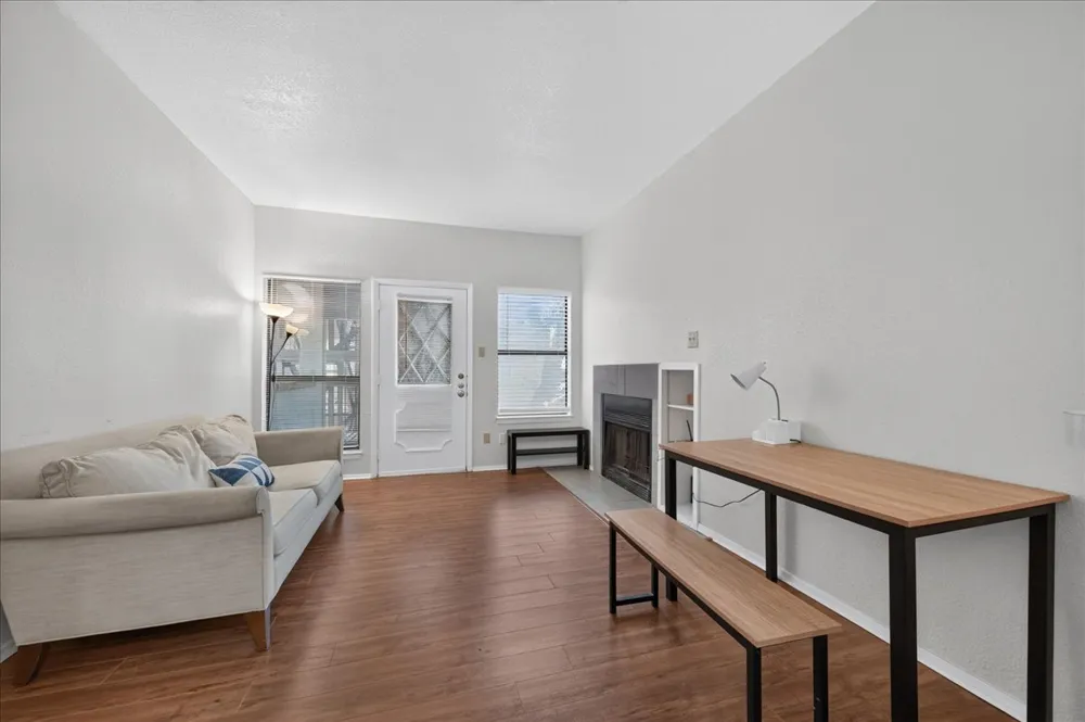806 W 24th Street #217 Austin, TX 78705