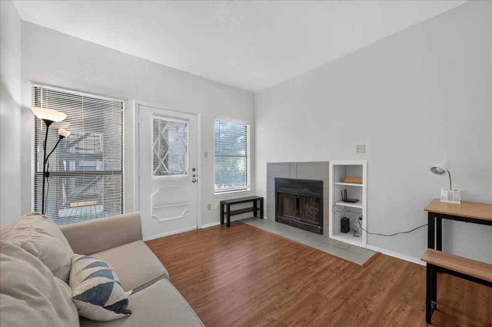 806 W 24th Street #217 Austin, TX 78705