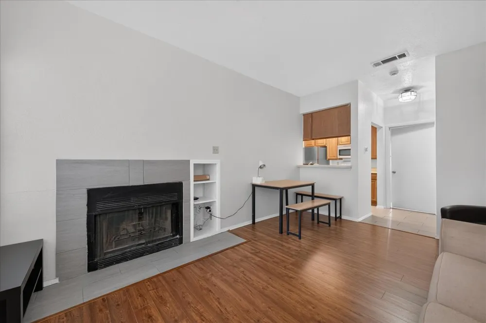 806 W 24th Street #217 Austin, TX 78705