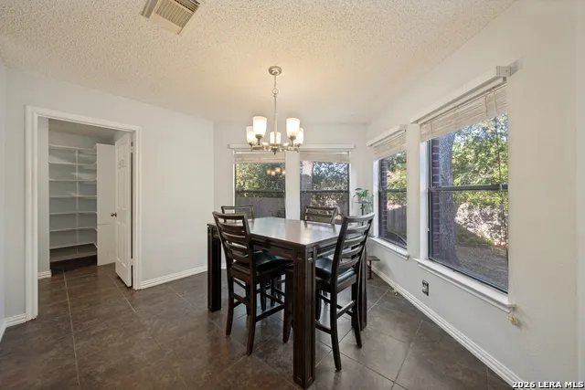 8622 Park Olympia Universal City, TX 78148