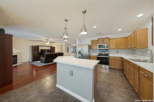 8622 Park Olympia Universal City, TX 78148