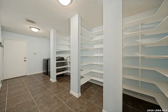 8622 Park Olympia Universal City, TX 78148