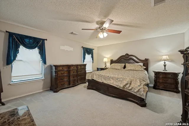 8622 Park Olympia Universal City, TX 78148