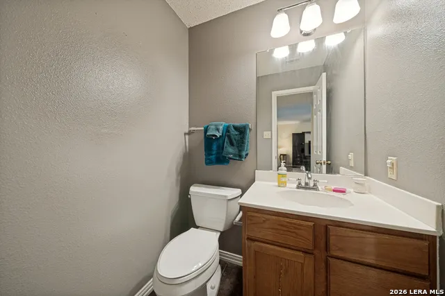 8622 Park Olympia Universal City, TX 78148