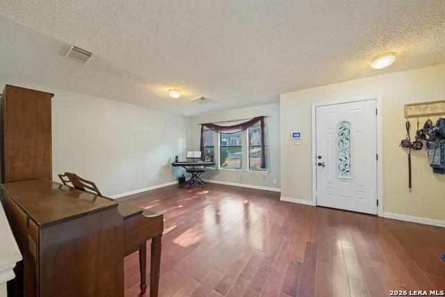 8622 Park Olympia Universal City, TX 78148