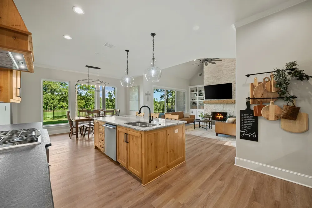 1909 County Road 3506 Bullard, TX 75757