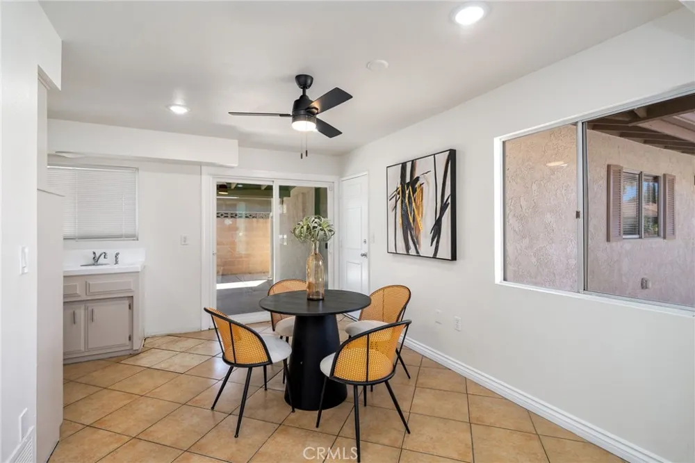 650 La Mancha Hemet, CA 92543