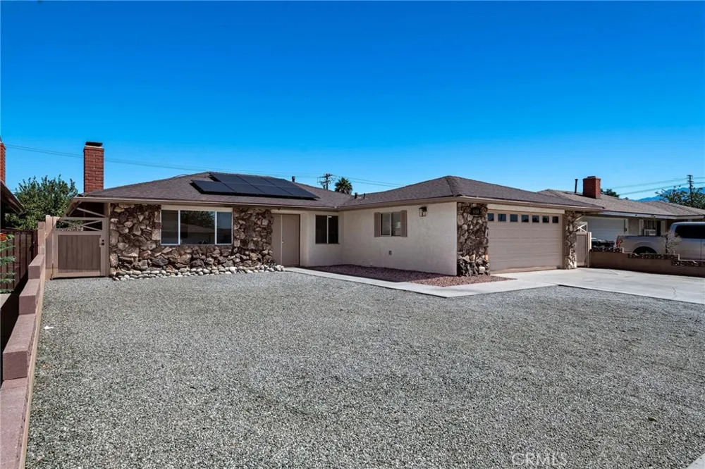 650 La Mancha Hemet, CA 92543