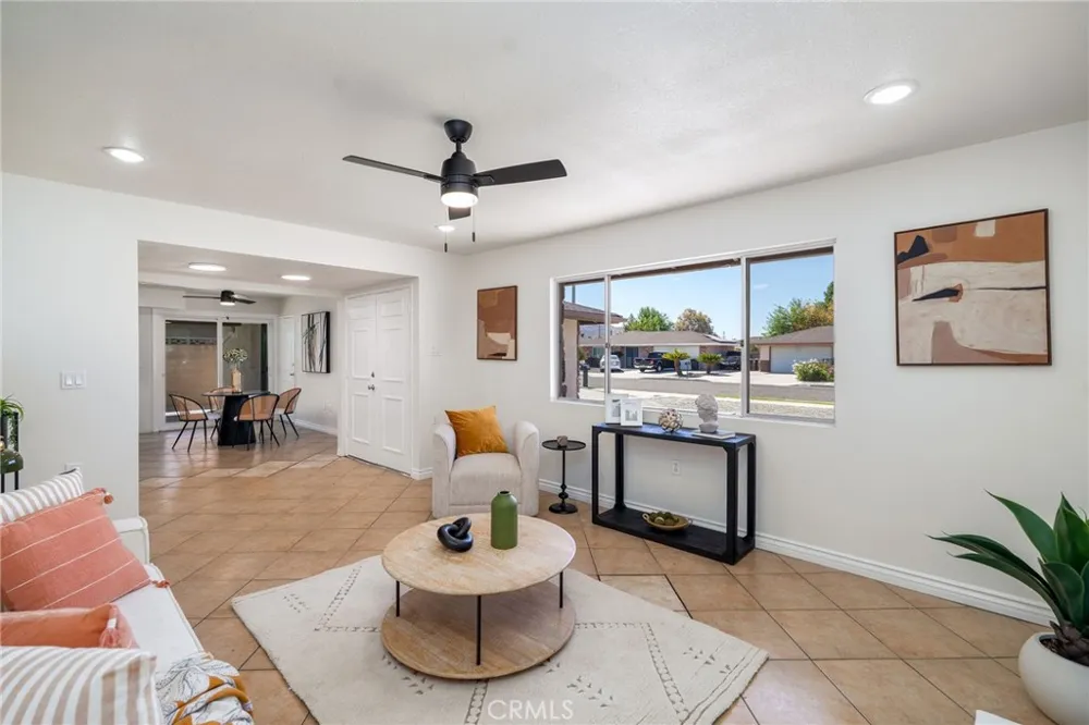 650 La Mancha Hemet, CA 92543