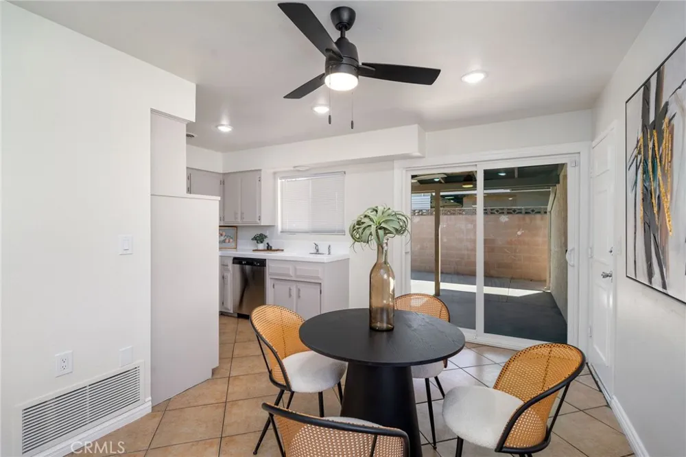 650 La Mancha Hemet, CA 92543