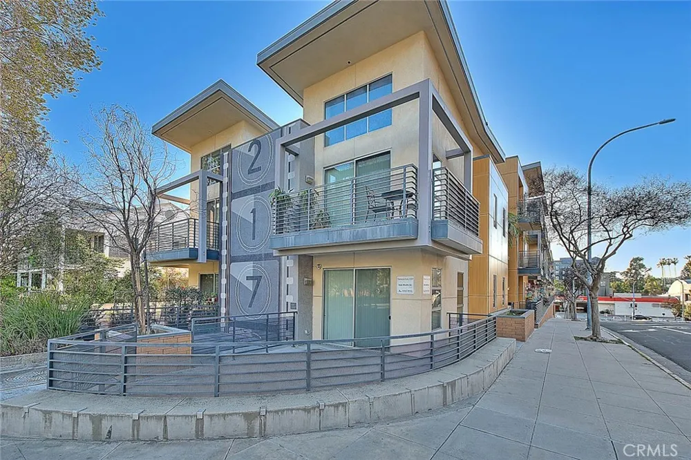217 S Marengo Pasadena, CA 91101