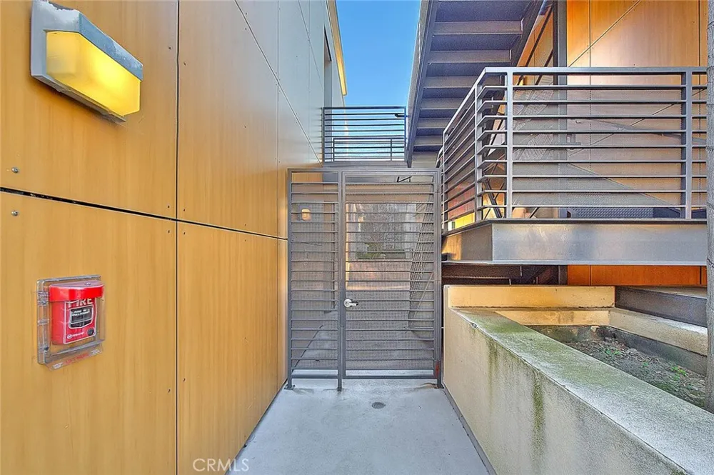 217 S Marengo Pasadena, CA 91101