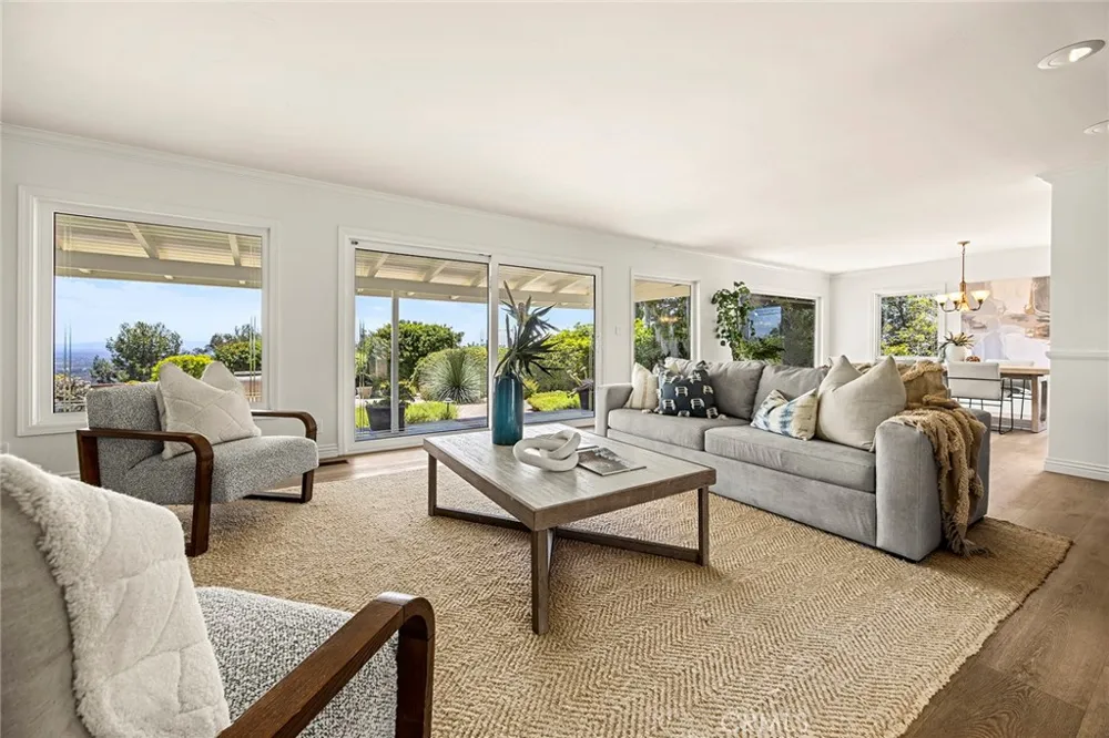 10311 Ladera Senda North Tustin, CA 92705