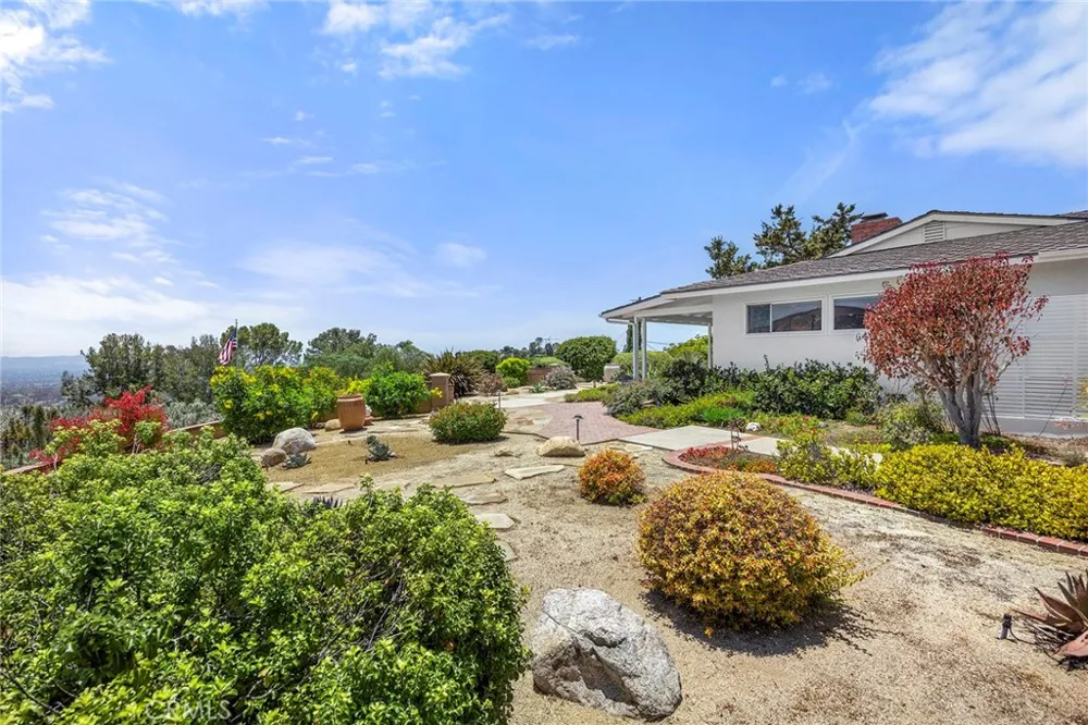 10311 Ladera Senda North Tustin, CA 92705