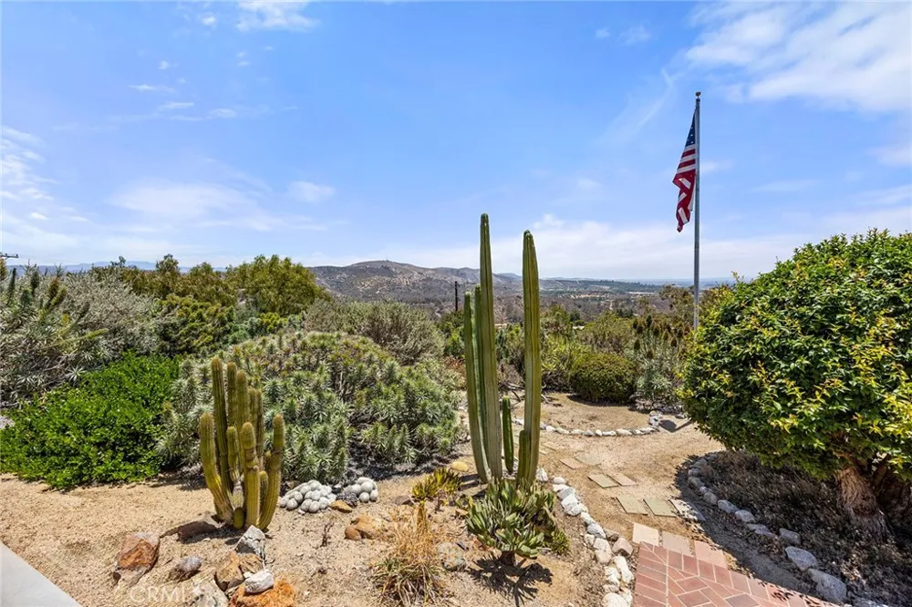 10311 Ladera Senda North Tustin, CA 92705