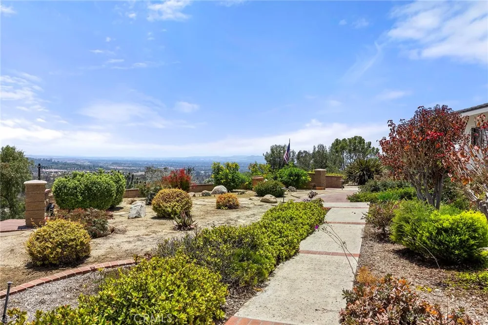 10311 Ladera Senda North Tustin, CA 92705