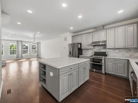 18 Litchfield Lane