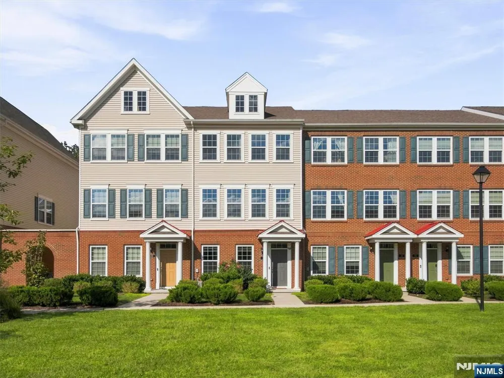 18 Litchfield Lane Fair Lawn, NJ 07410
