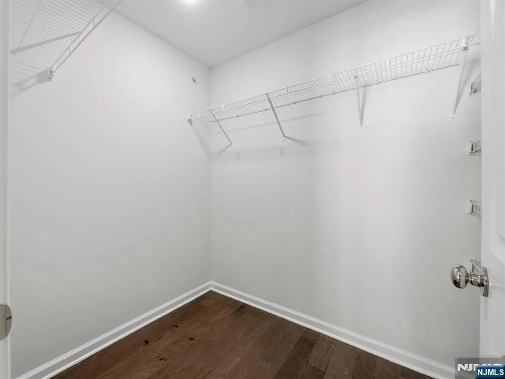 18 Litchfield Lane Fair Lawn, NJ 07410