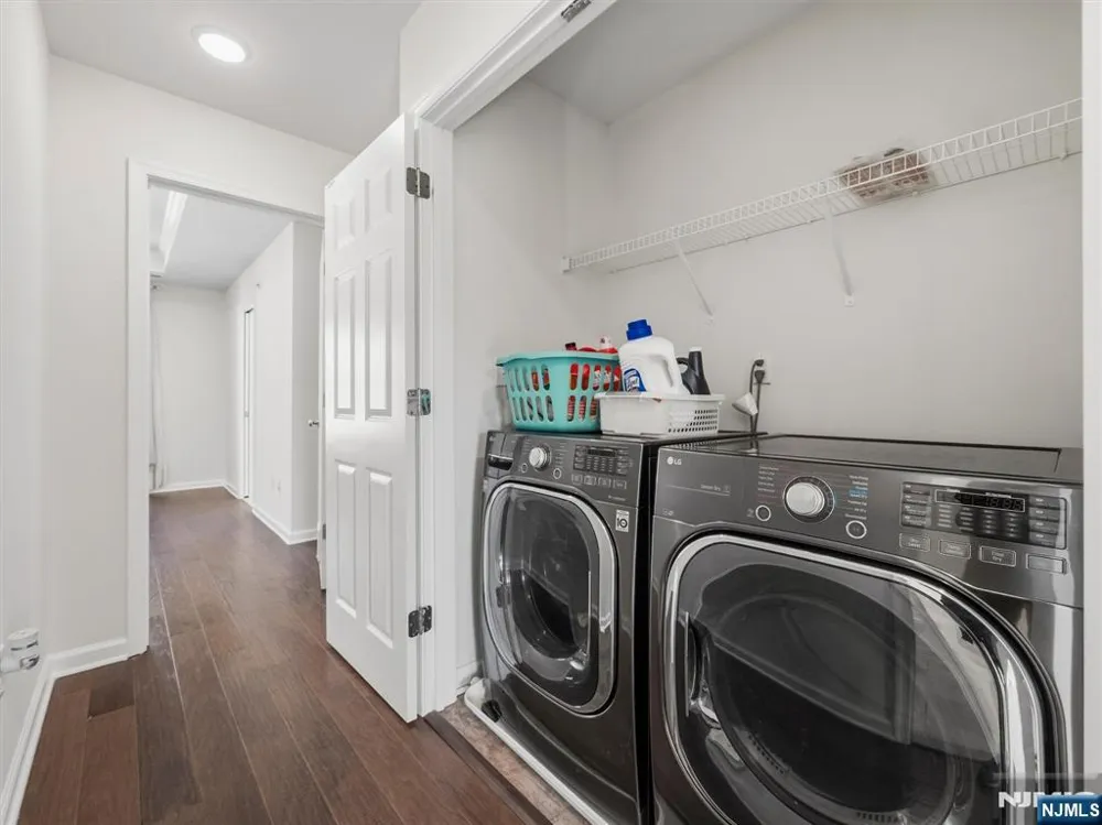 18 Litchfield Lane Fair Lawn, NJ 07410