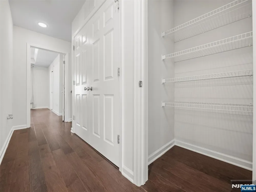 18 Litchfield Lane Fair Lawn, NJ 07410