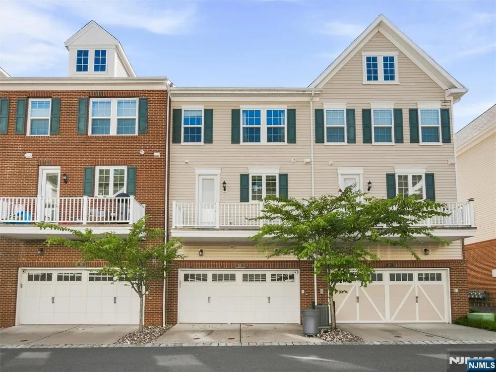 18 Litchfield Lane Fair Lawn, NJ 07410