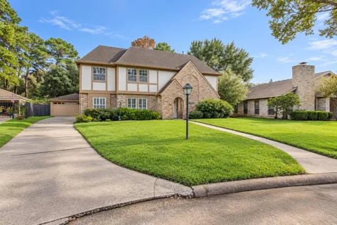 7411 Bairnsdale Lane