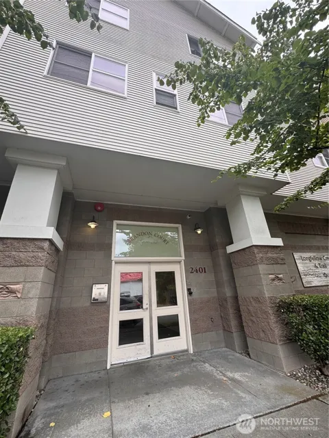 2401 SW Brandon Street #201