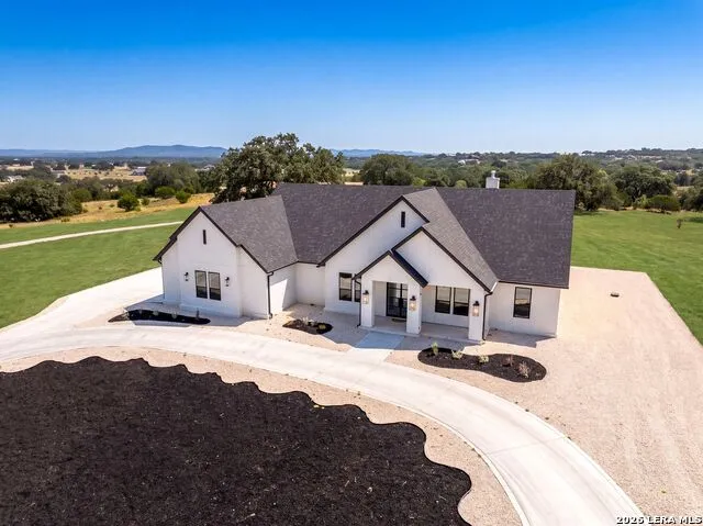 344 MARTINGALE TRAIL Bandera, TX 78003