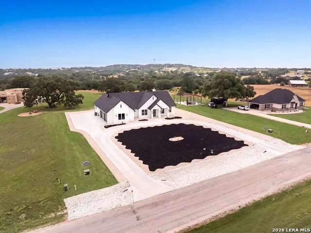 344 MARTINGALE TRAIL Bandera, TX 78003