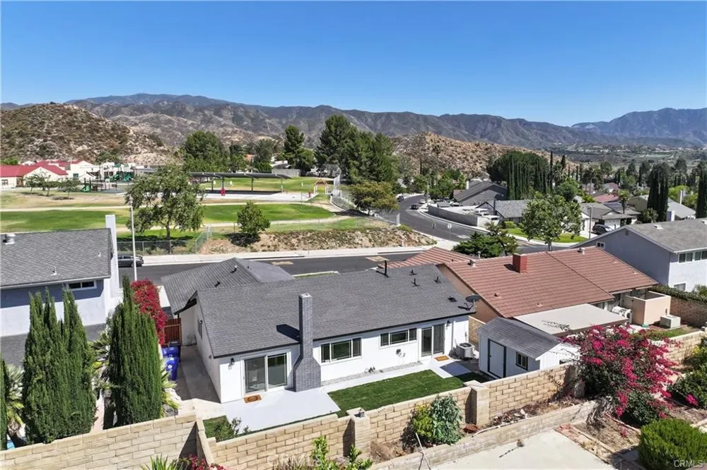 29147 Lotusgarden Drive Canyon Country, CA 91387