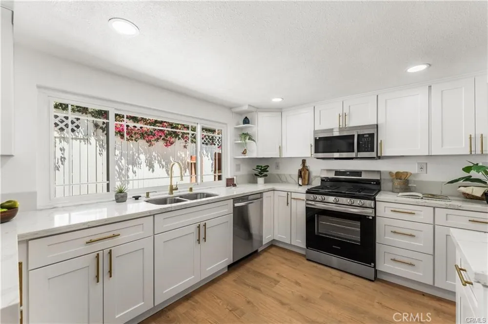 29147 Lotusgarden Drive Canyon Country, CA 91387