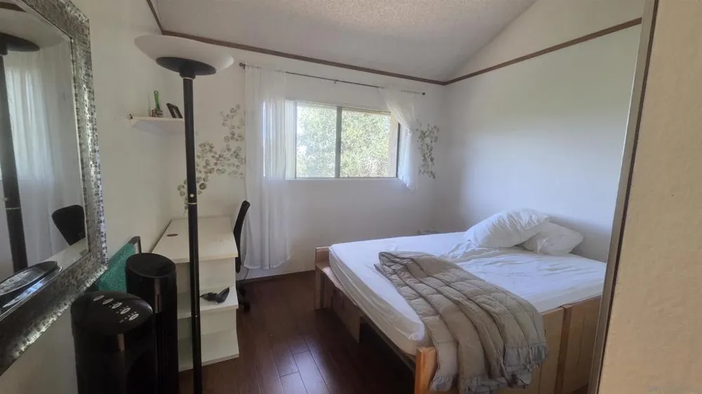 8827 Via Andar San Diego, CA 92122