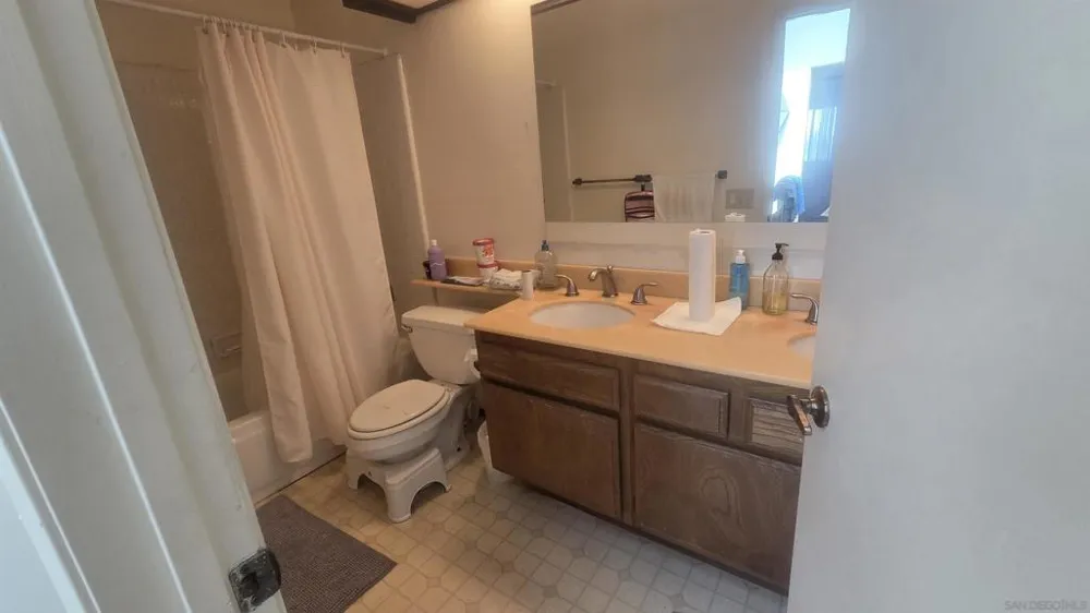 8827 Via Andar San Diego, CA 92122