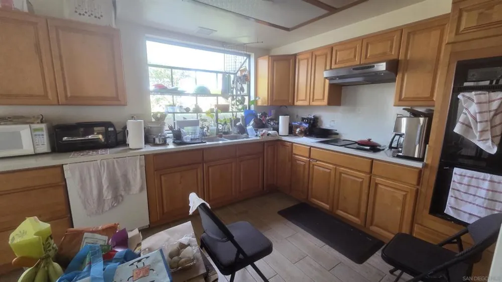 8827 Via Andar San Diego, CA 92122