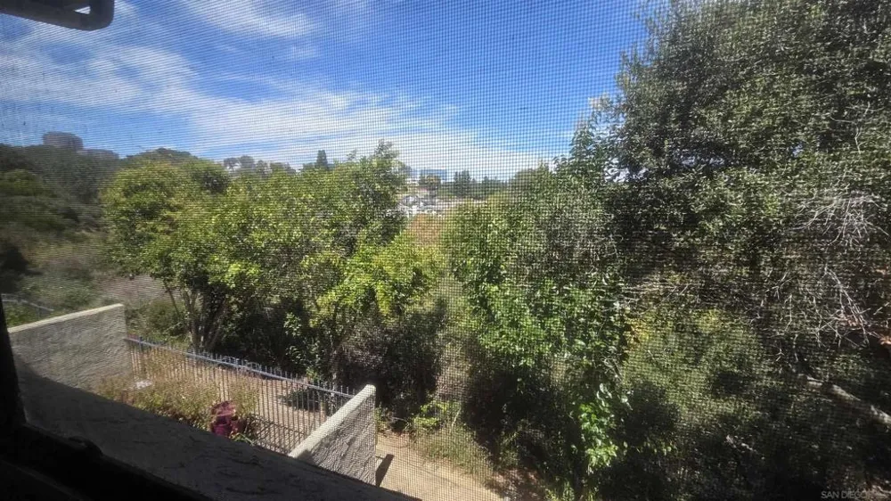 8827 Via Andar San Diego, CA 92122
