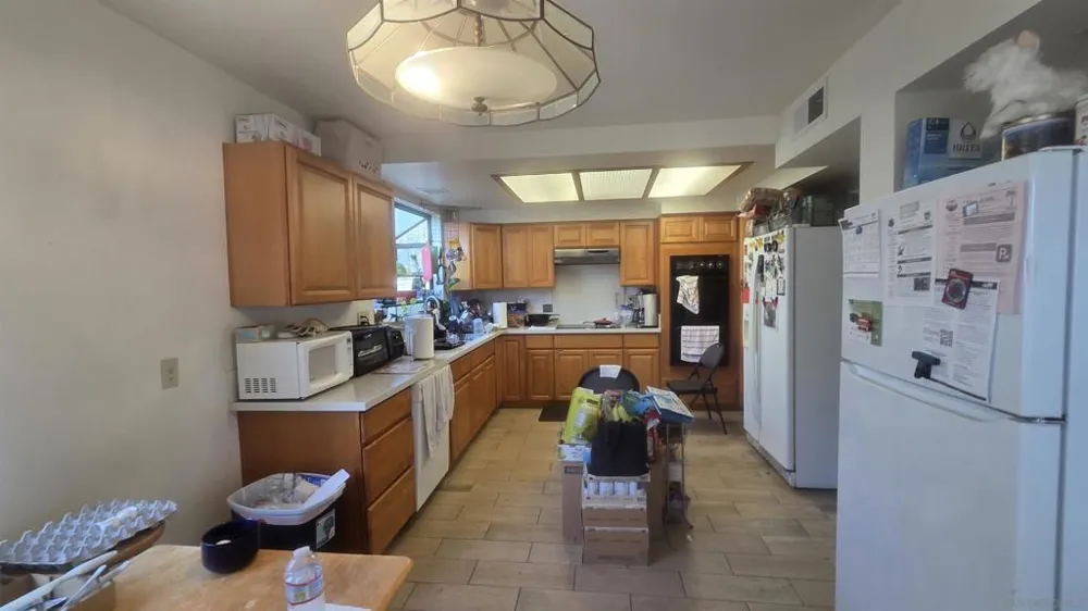 8827 Via Andar San Diego, CA 92122