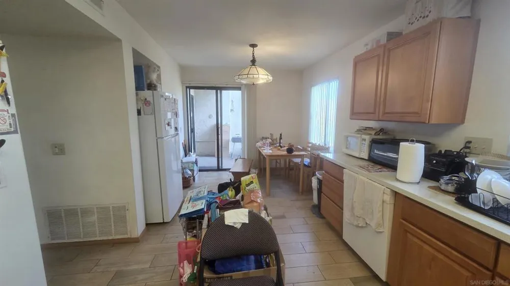 8827 Via Andar San Diego, CA 92122