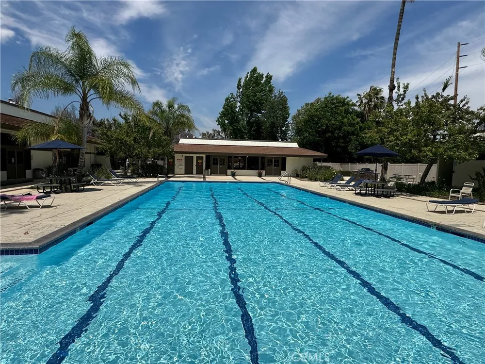 22309 James Alan Circle #3 Chatsworth, CA 91311