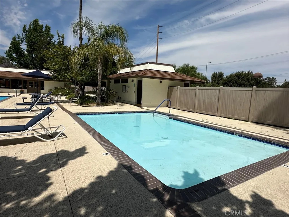 22309 James Alan Circle #3 Chatsworth, CA 91311