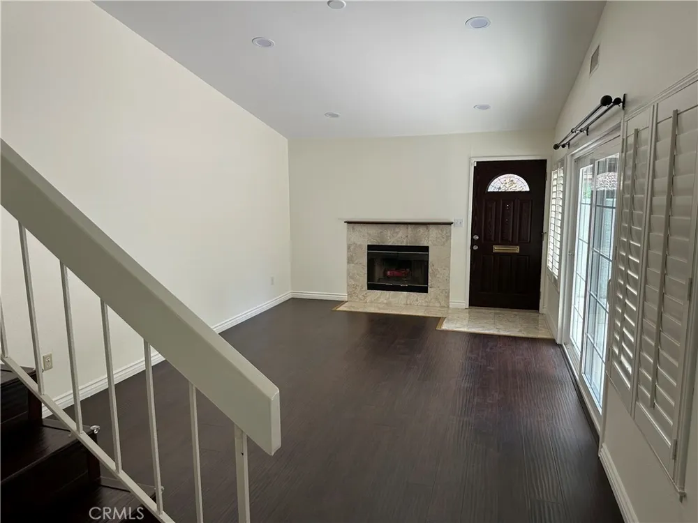 22309 James Alan Circle #3 Chatsworth, CA 91311
