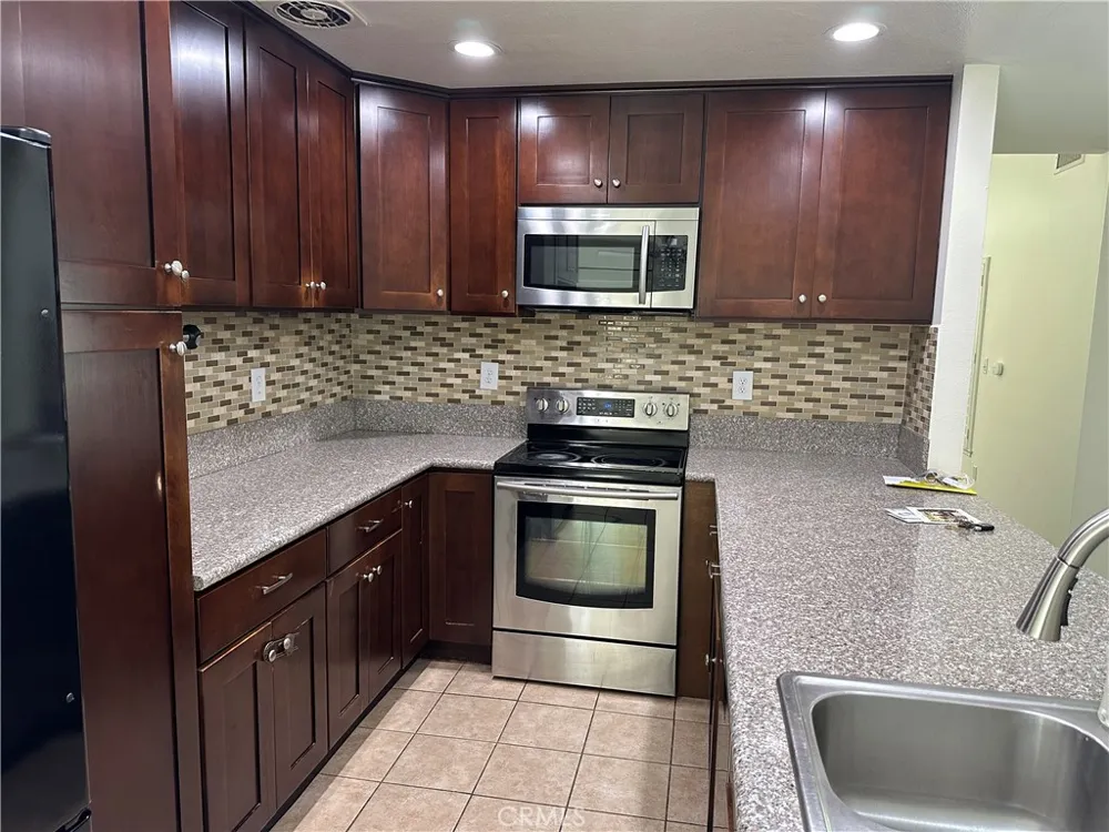 22309 James Alan Circle #3 Chatsworth, CA 91311