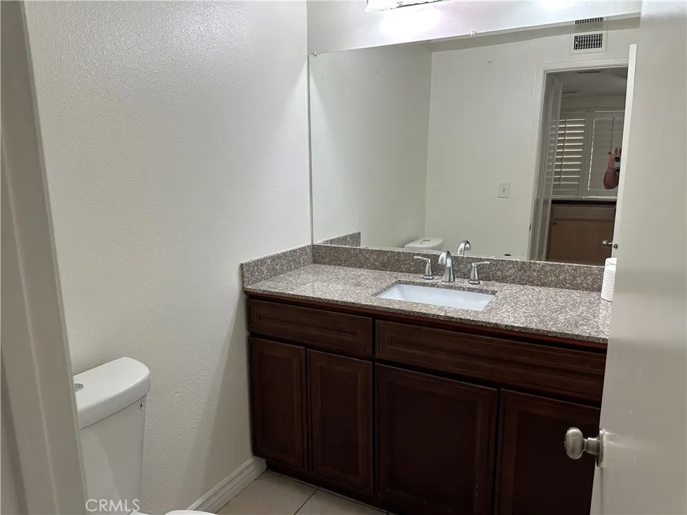 22309 James Alan Circle #3 Chatsworth, CA 91311