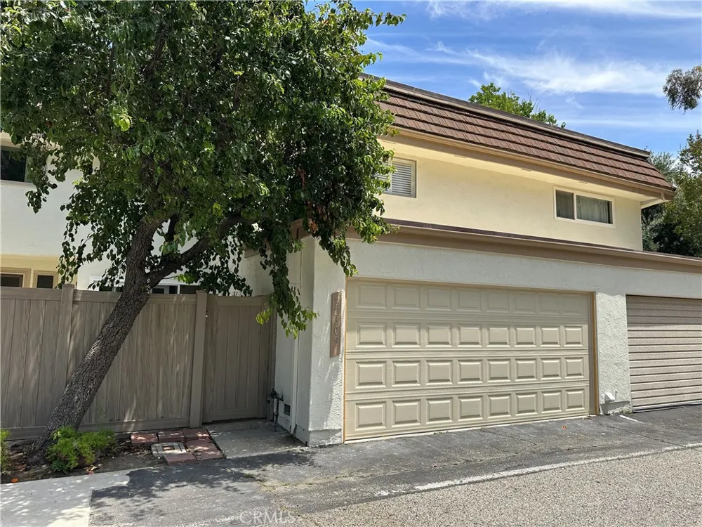 22309 James Alan Circle #3 Chatsworth, CA 91311