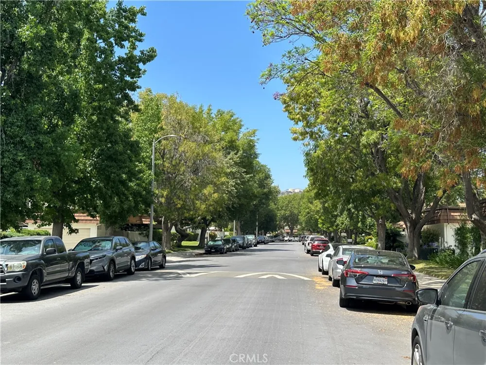 22309 James Alan Circle #3 Chatsworth, CA 91311