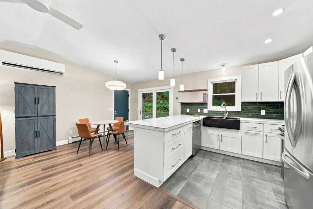 3787 Prouty Road East Bay Township, MI 49686