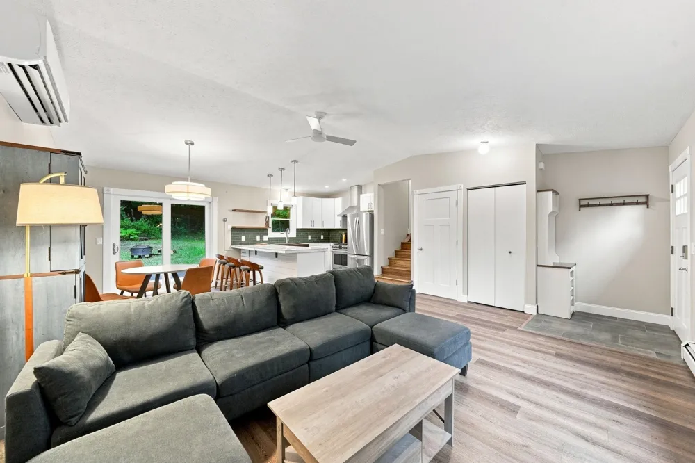 3787 Prouty Road East Bay Township, MI 49686