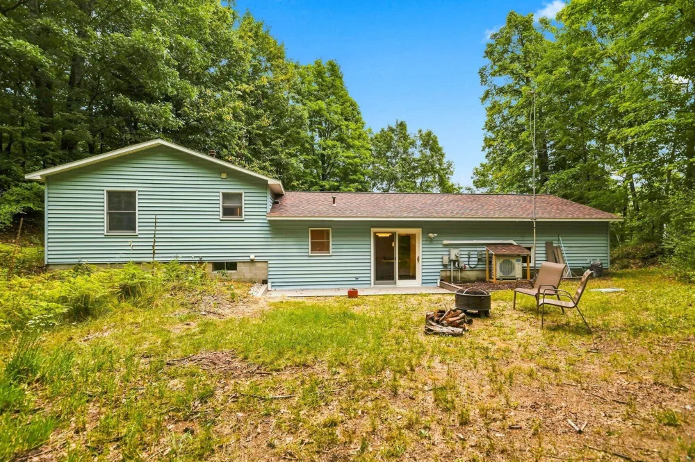 3787 Prouty Road East Bay Township, MI 49686