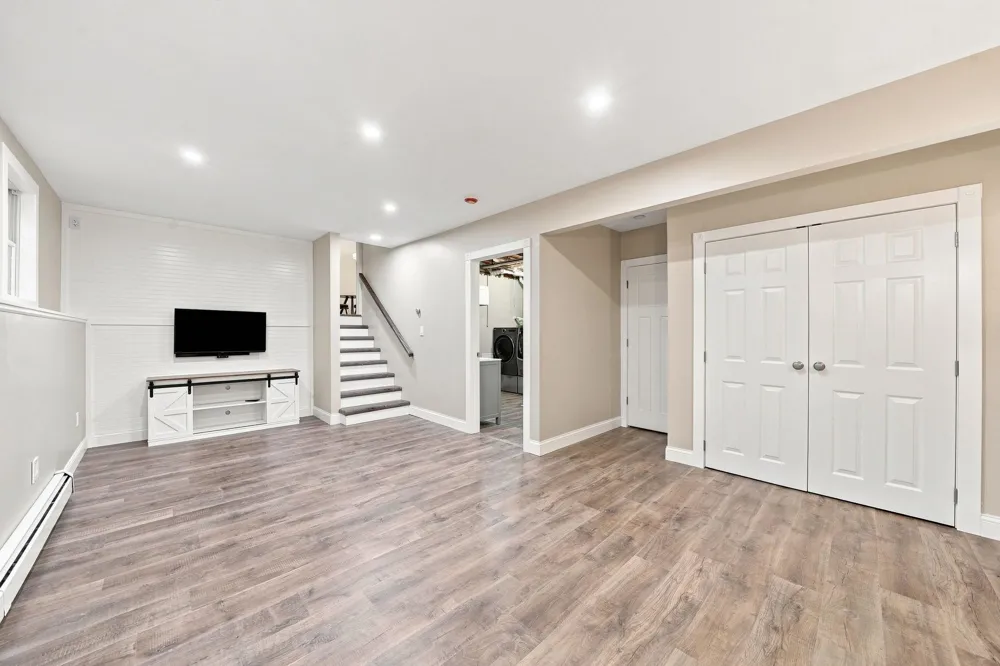 3787 Prouty Road East Bay Township, MI 49686