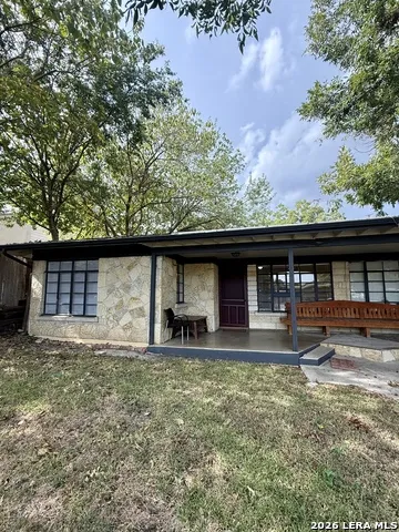 215 Deerwood Dr San Antonio, TX 78209